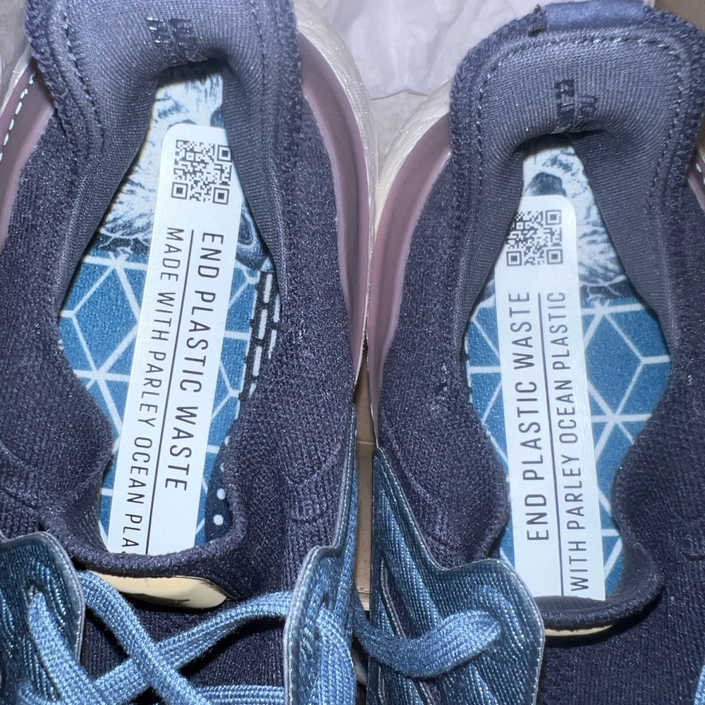 Adidas Ultraboost Dark Blue and denim - Picture 7 of 10